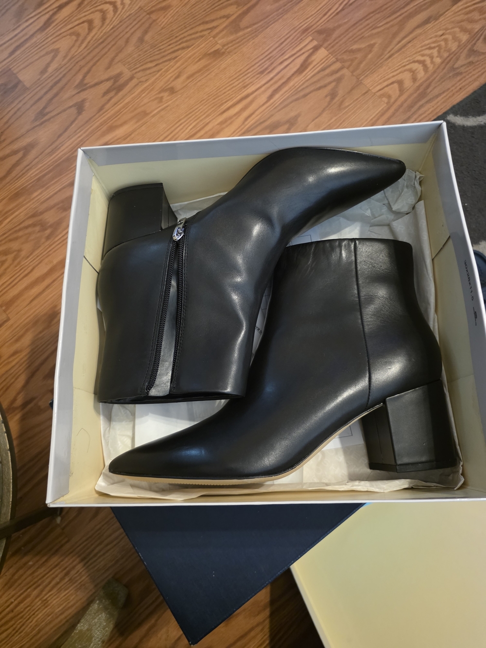 Marc Fisher Black Leather Pointed Toe Ankle Boots with Block Heel - Picture 2 of 4